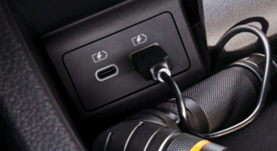 Nissan Navara USB Charging ports