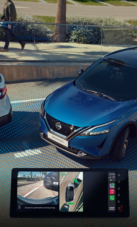 Blue Qashqai parallel parking
